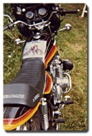 Ma première vraie moto, prête pour le voyage.